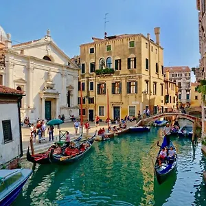 Ca Cicogna Air Conditioning And Fast Wifi, Location Venedig