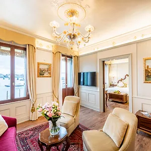 Monaco & Grand Canal Venedik