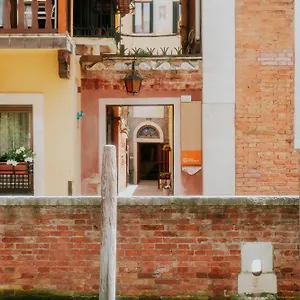 Casa Accademia Venedik
